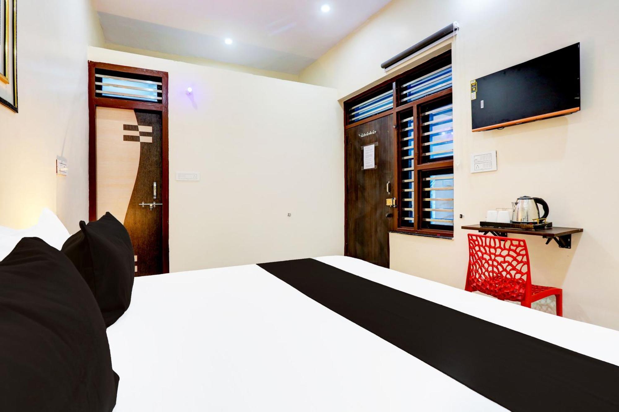 Super Hotel O Swarnim Hotel Neemrana Exterior photo